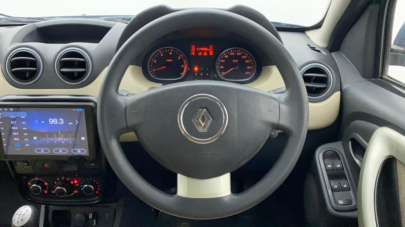 2014 Renault Duster 85 PS RXL DIESEL, Diesel, Manual, 1,14,950 km, Steering Wheel Close Up