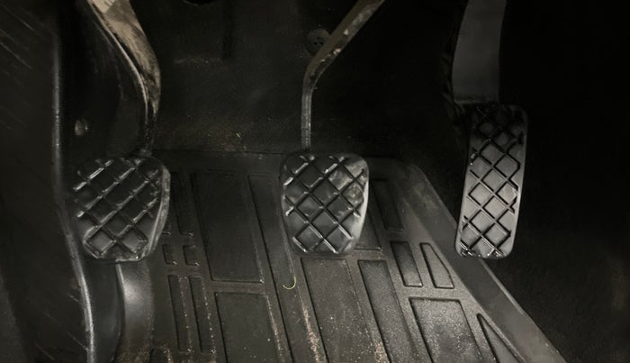 2023 Skoda SLAVIA AMBITION 1.0L TSI MT, Petrol, Manual, 51,751 km, Pedals