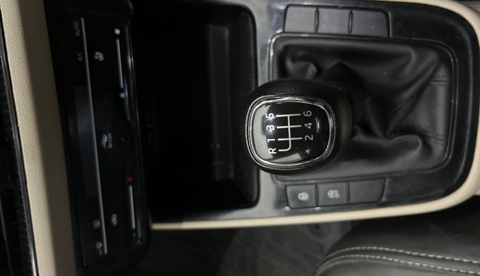 2023 Skoda SLAVIA AMBITION 1.0L TSI MT, Petrol, Manual, 51,751 km, Gear Lever