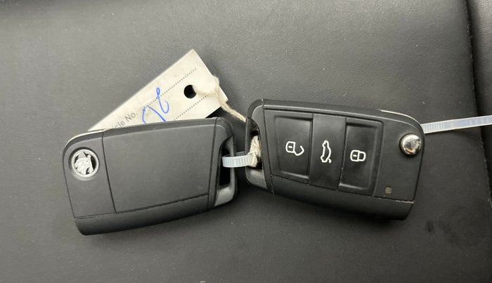 2023 Skoda SLAVIA AMBITION 1.0L TSI MT, Petrol, Manual, 51,751 km, Key Close Up