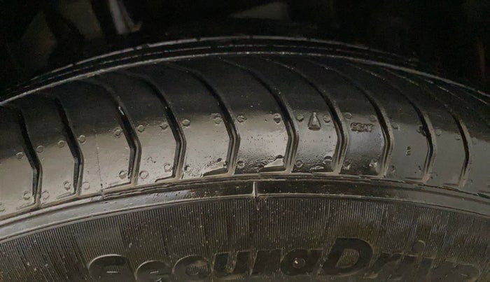 2018 Ford Ecosport TITANIUM + 1.5L PETROL AT, Petrol, Automatic, 31,871 km, Right Front Tyre Tread