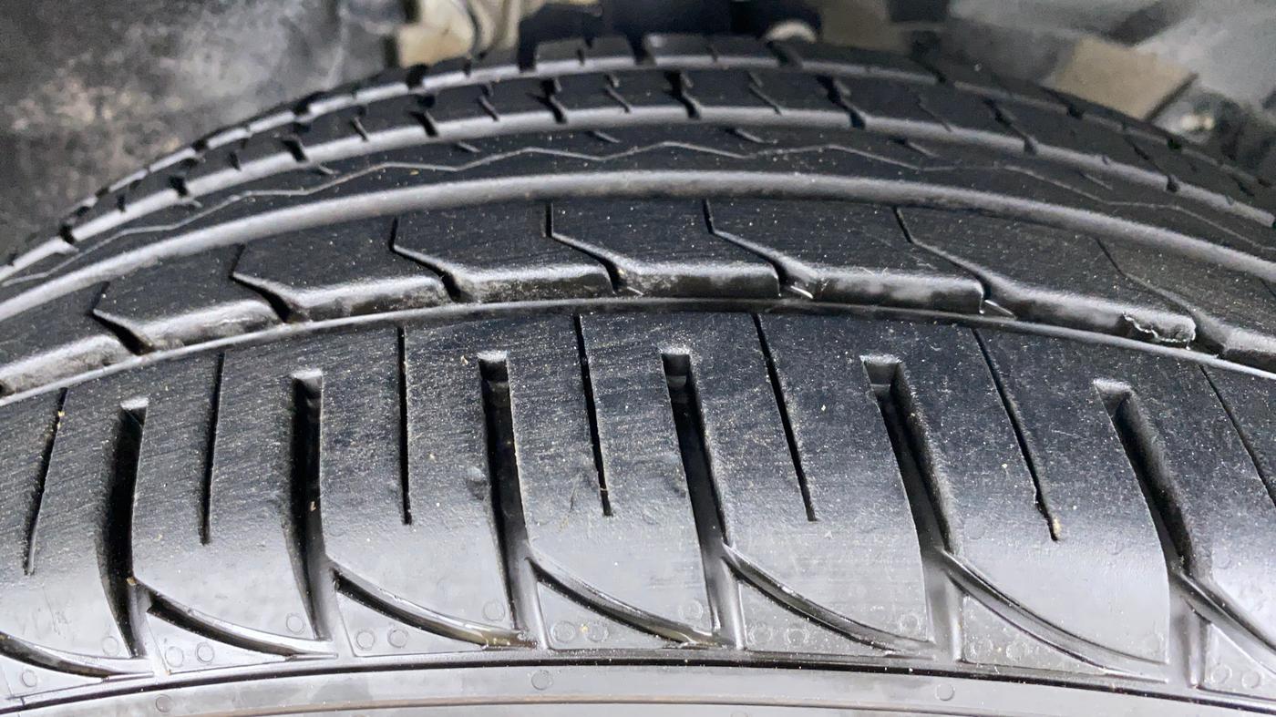 2016 Renault Duster 85 PS RXL, Diesel, Manual, 67,550 km, Right Front Tyre Tread