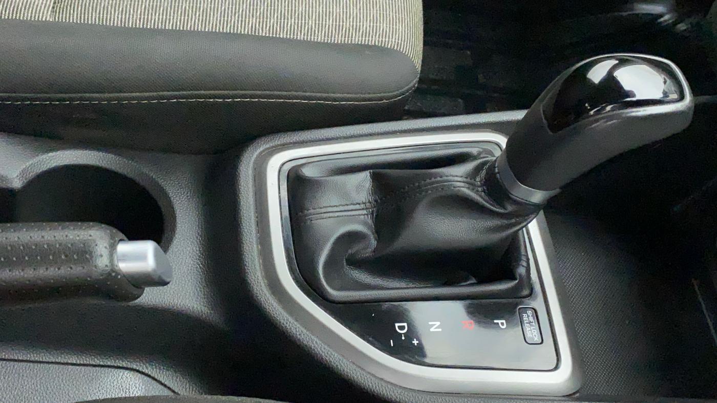 2017 Hyundai Creta SX PLUS AT 1.6 PETROL, Petrol, Automatic, 86,697 km, Gear Lever