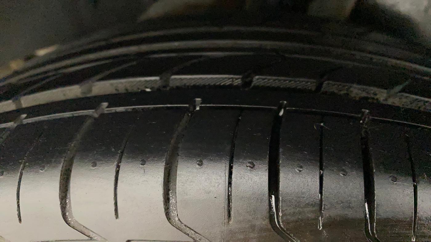 2017 Hyundai Creta SX PLUS AT 1.6 PETROL, Petrol, Automatic, 86,697 km, Right Rear Tyre Tread