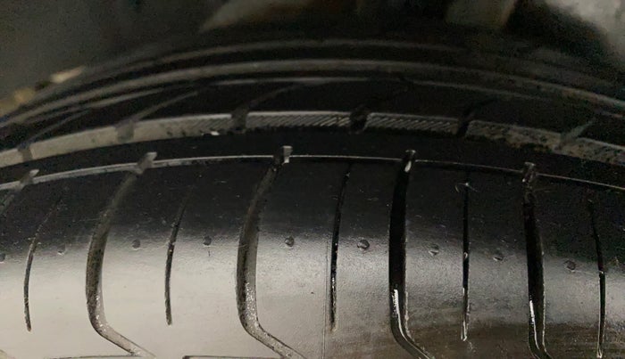 2017 Hyundai Creta SX PLUS AT 1.6 PETROL, Petrol, Automatic, 86,697 km, Right Rear Tyre Tread