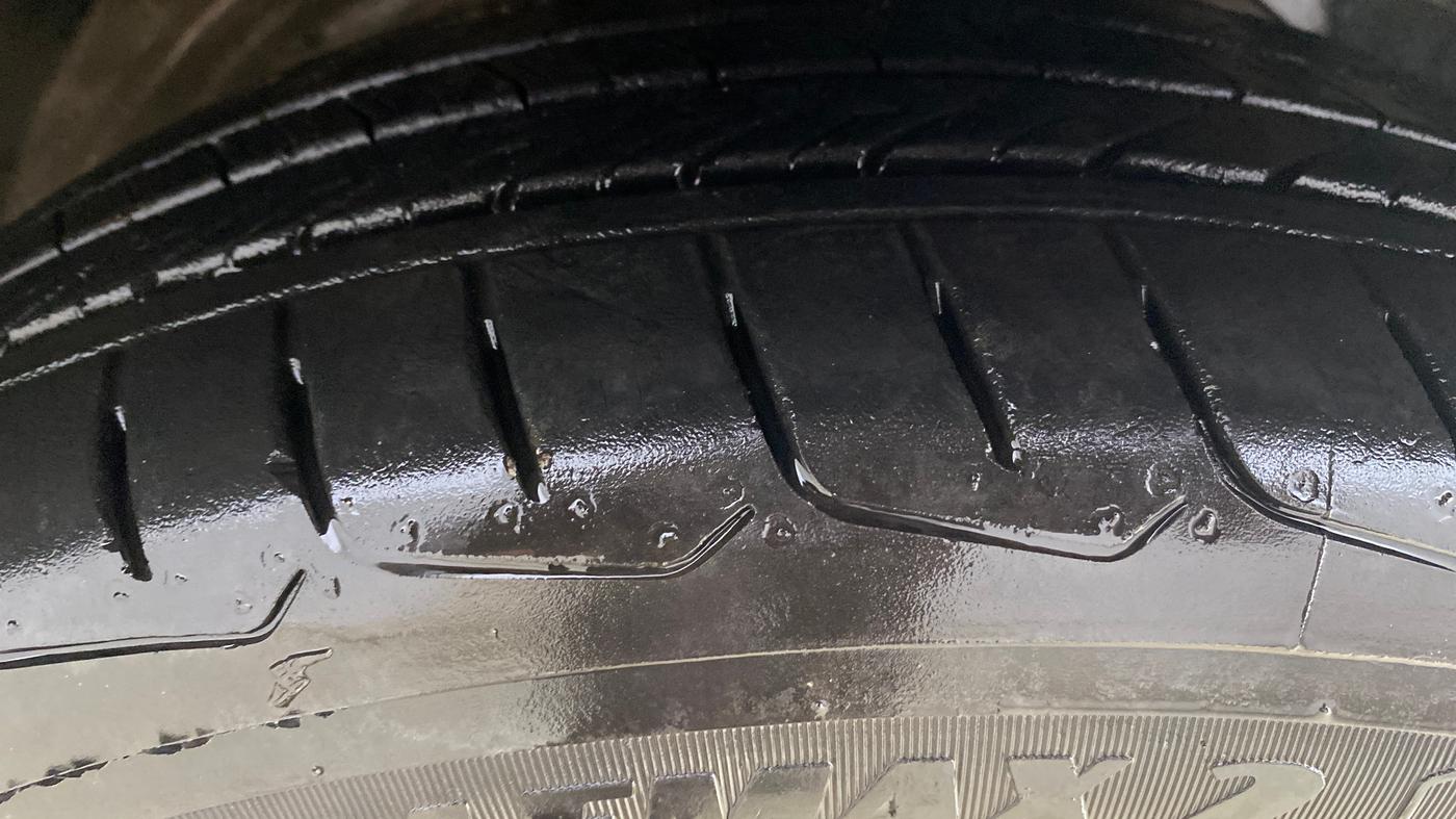 2020 MG HECTOR PLUS SHARP 1.5 PETROL TURBO DCT 6-STR, Petrol, Automatic, 42,072 km, Right Front Tyre Tread