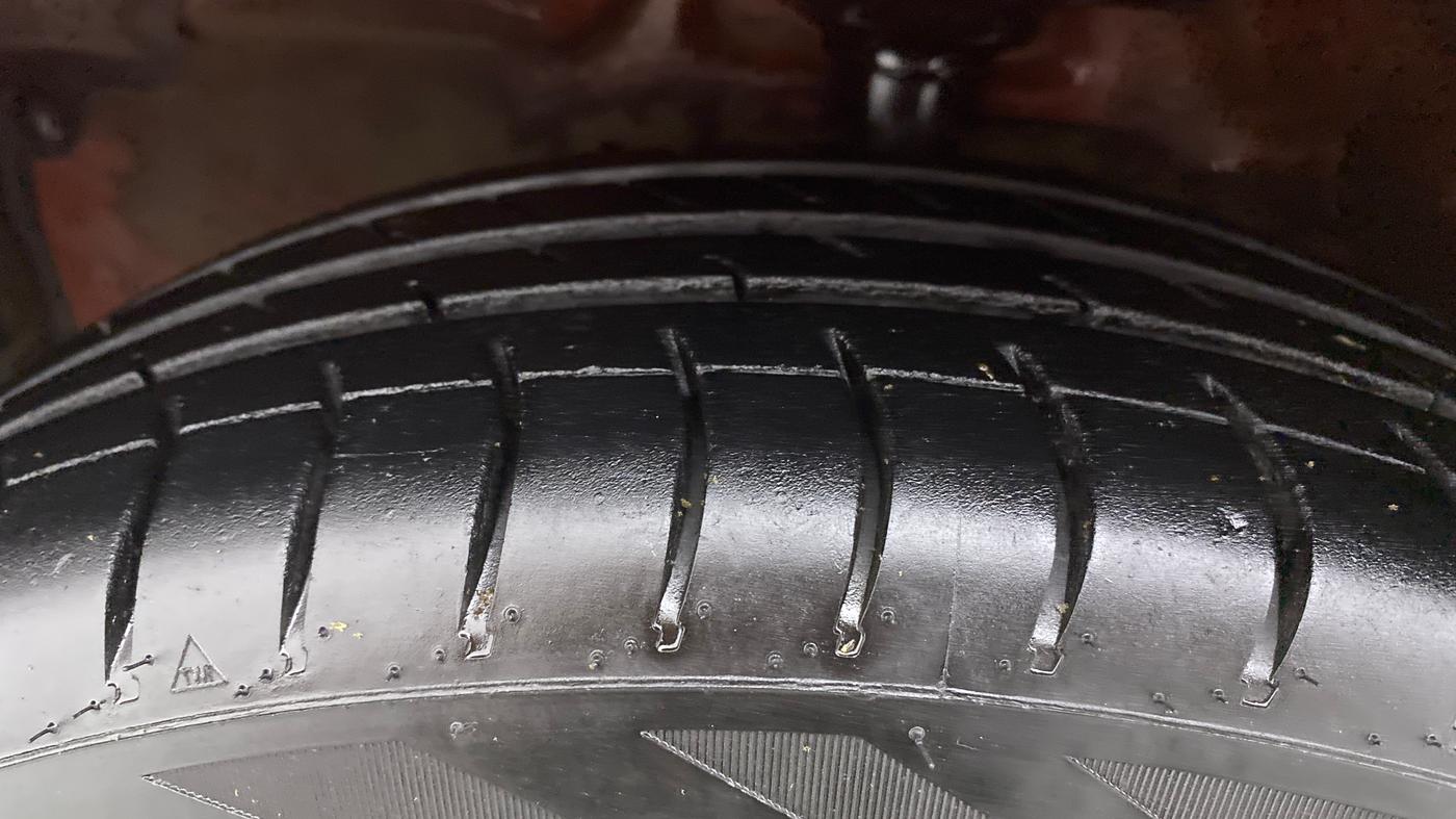 2017 Maruti Celerio VXI, CNG, Manual, 88,386 km, Left Front Tyre Tread