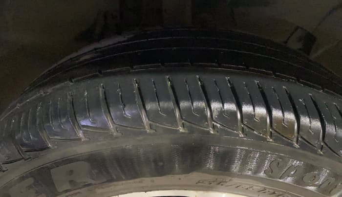 2017 Renault Duster 110 PS RXZ 4X2 AMT DIESEL, Diesel, Automatic, 74,589 km, Right Front Tyre Tread