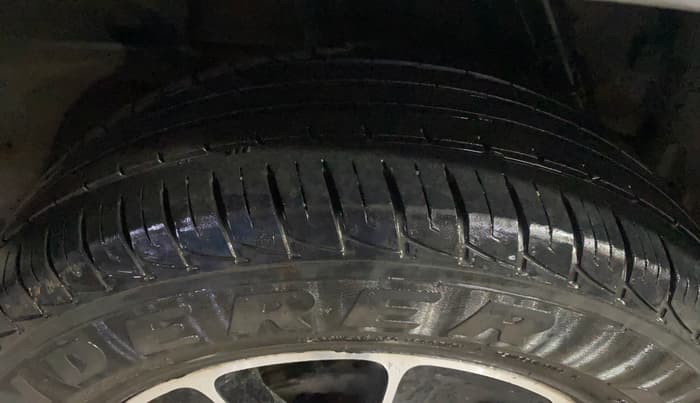 2017 Renault Duster 110 PS RXZ 4X2 AMT DIESEL, Diesel, Automatic, 74,589 km, Right Rear Tyre Tread