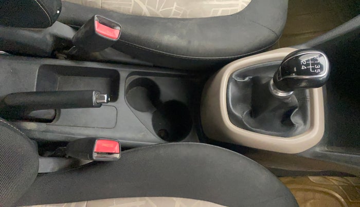 2013 Hyundai Grand i10 SPORTZ 1.1 CRDI, Diesel, Manual, 63,016 km, Gear Lever