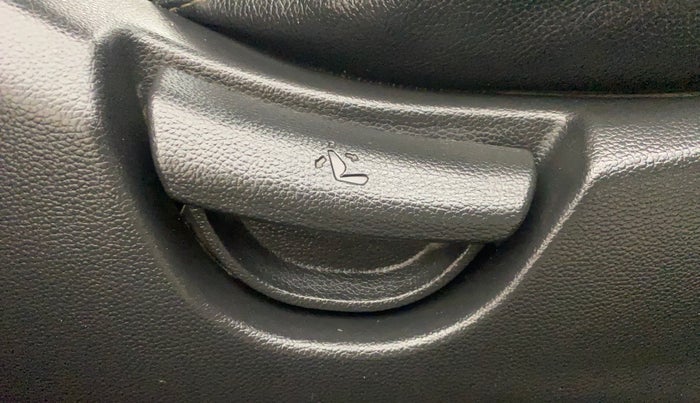 2013 Hyundai Grand i10 SPORTZ 1.1 CRDI, Diesel, Manual, 63,016 km, Driver Side Adjustment Panel