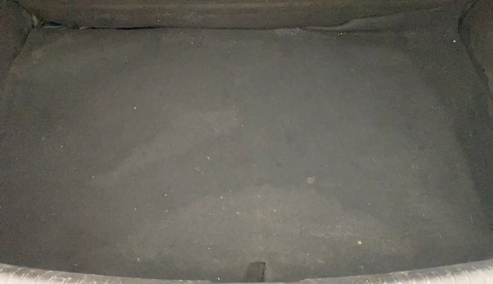 2013 Hyundai Grand i10 SPORTZ 1.1 CRDI, Diesel, Manual, 63,016 km, Boot Inside