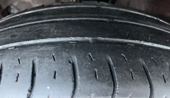 2015 Nissan Terrano XL D PLUS, Diesel, Manual, 95,649 km, Left Front Tyre Tread