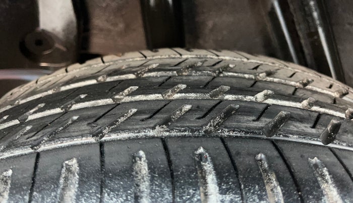 2015 Nissan Terrano XL D PLUS, Diesel, Manual, 95,649 km, Right Rear Tyre Tread