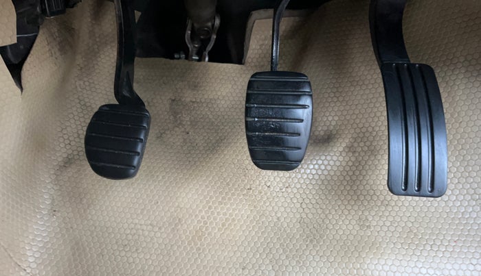 2015 Nissan Terrano XL D PLUS, Diesel, Manual, 95,649 km, Pedals