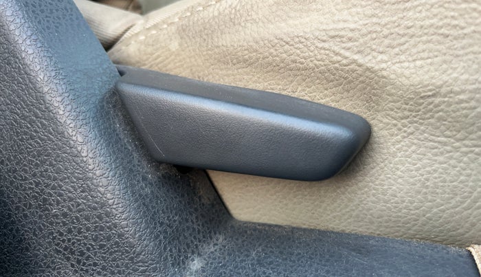 2015 Nissan Terrano XL D PLUS, Diesel, Manual, 95,649 km, Driver Side Adjustment Panel