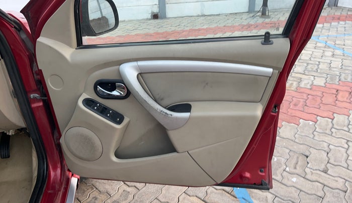 2015 Nissan Terrano XL D PLUS, Diesel, Manual, 95,649 km, Driver Side Door Panels Control