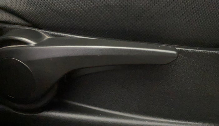 2018 Tata Tiago XZ PETROL, Petrol, Manual, 41,880 km, Driver Side Adjustment Panel
