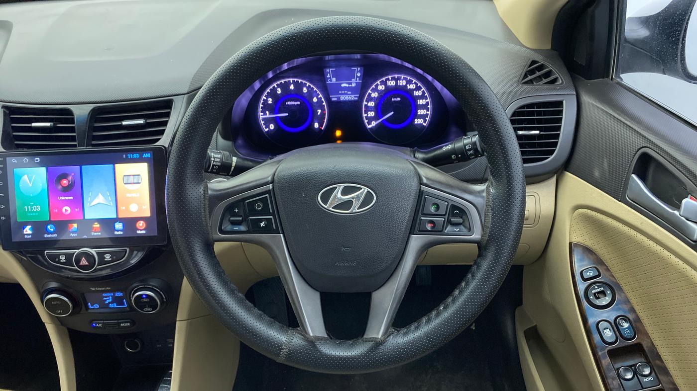 2015 Hyundai Verna FLUIDIC 4S1.6 VTVT SX O, Petrol, Manual, 81,180 km, Steering Wheel Close Up