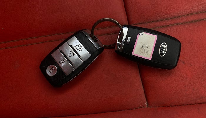 2021 KIA SONET HTX 1.0 IMT, Petrol, Manual, 91,934 km, Key Close Up