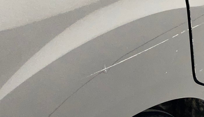 2015 Maruti Ertiga VXI CNG, CNG, Manual, 1,00,742 km, Right quarter panel - Minor scratches