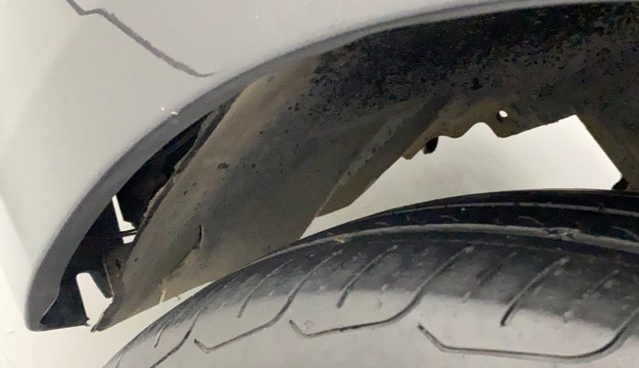 2015 Maruti Ertiga VXI CNG, CNG, Manual, 1,00,742 km, Left fender - Lining loose