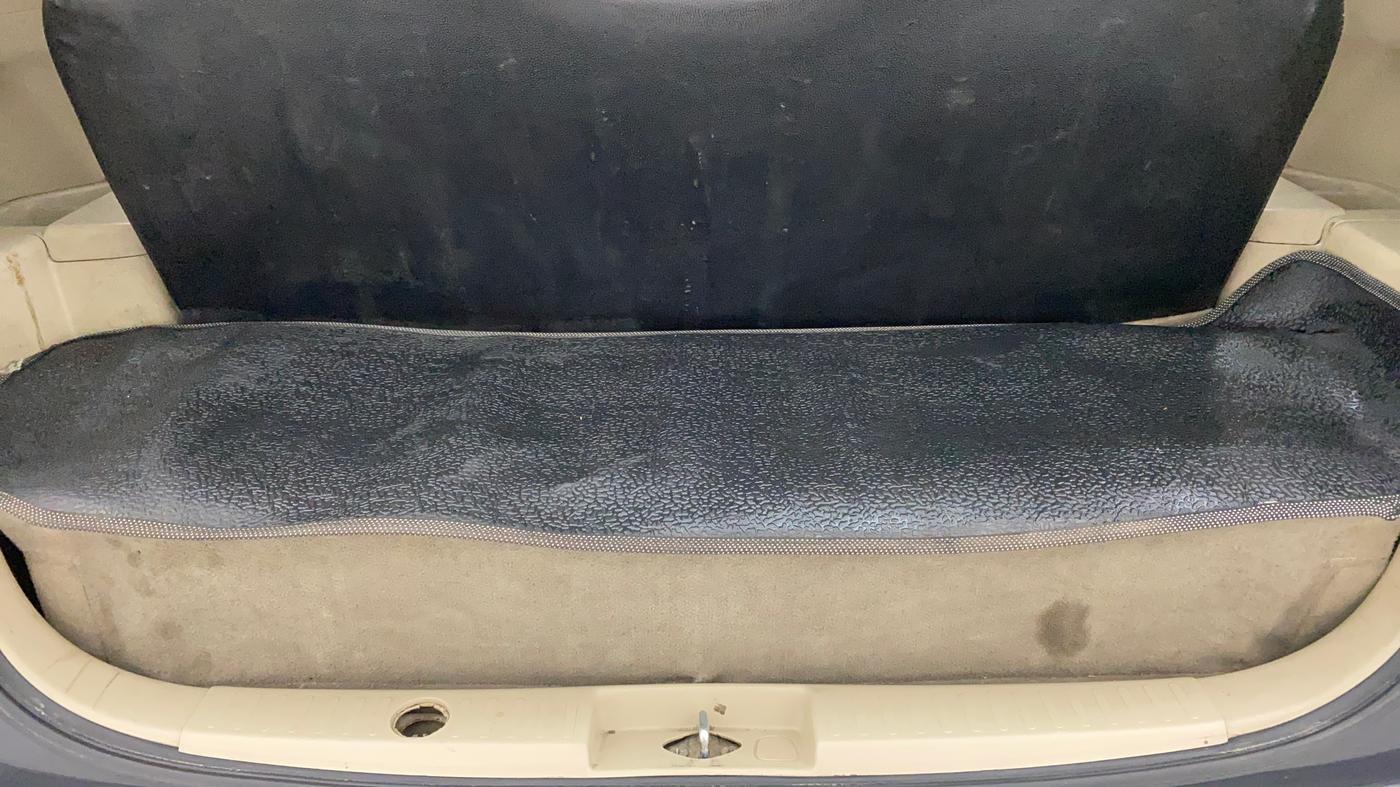 2015 Maruti Ertiga VXI CNG, CNG, Manual, 1,00,742 km, Boot Inside