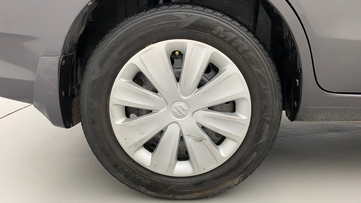 2015 Maruti Ertiga VXI CNG, CNG, Manual, 1,00,742 km, Right Rear Wheel
