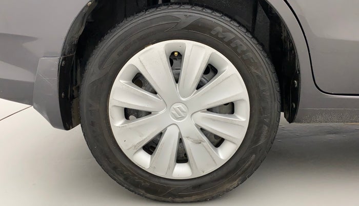 2015 Maruti Ertiga VXI CNG, CNG, Manual, 1,00,742 km, Right Rear Wheel