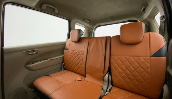 2015 Maruti Ertiga VXI CNG, CNG, Manual, 1,00,742 km, Right Side Rear Door Cabin
