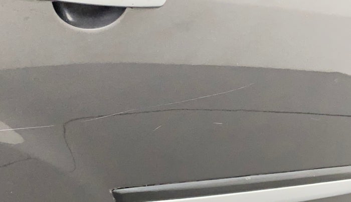 2015 Maruti Ertiga VXI CNG, CNG, Manual, 1,00,742 km, Right rear door - Minor scratches