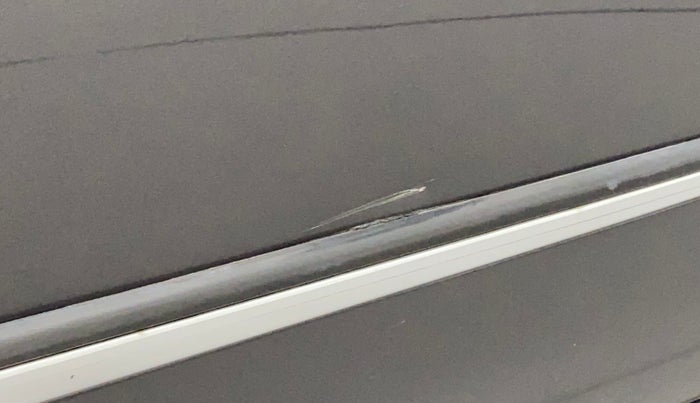 2015 Maruti Ertiga VXI CNG, CNG, Manual, 1,00,742 km, Driver-side door - Minor scratches