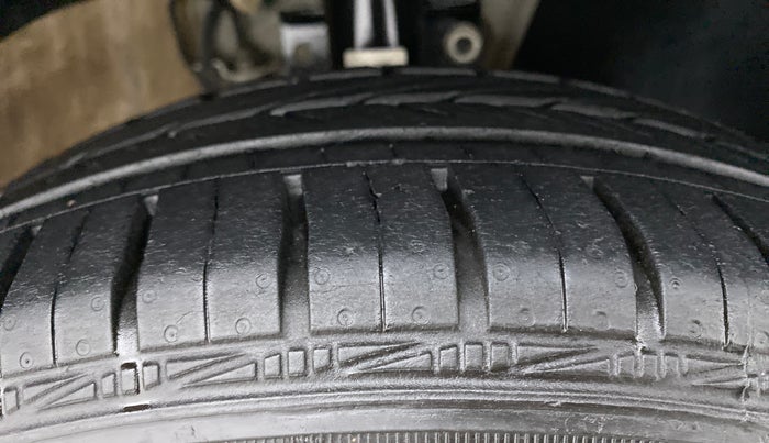 2018 Volkswagen Polo COMFORTLINE 1.0 PETROL, Petrol, Manual, 22,051 km, Right Front Tyre Tread