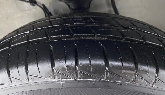 2022 Maruti Alto VXI, Petrol, Manual, 2,650 km, Left Front Tyre Tread