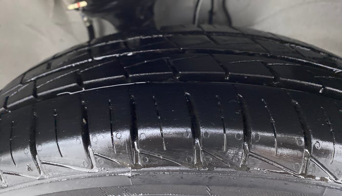 2022 Maruti Alto VXI, Petrol, Manual, 2,650 km, Right Front Tyre Tread