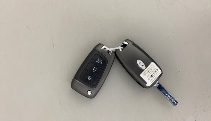 2017 Hyundai Verna 1.6 VTVT SX, Petrol, Manual, 21,249 km, Key Close Up