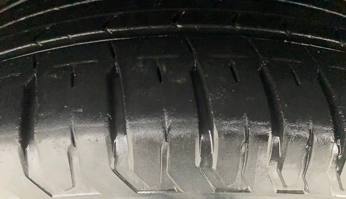 2017 Hyundai Verna 1.6 VTVT SX, Petrol, Manual, 21,249 km, Left Front Tyre Tread