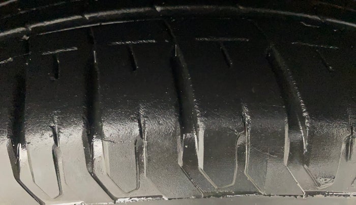 2017 Hyundai Verna 1.6 VTVT SX, Petrol, Manual, 21,249 km, Right Front Tyre Tread