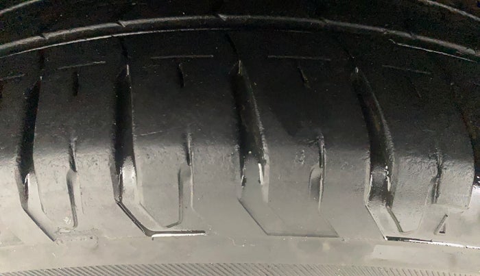 2017 Hyundai Verna 1.6 VTVT SX, Petrol, Manual, 21,249 km, Right Rear Tyre Tread