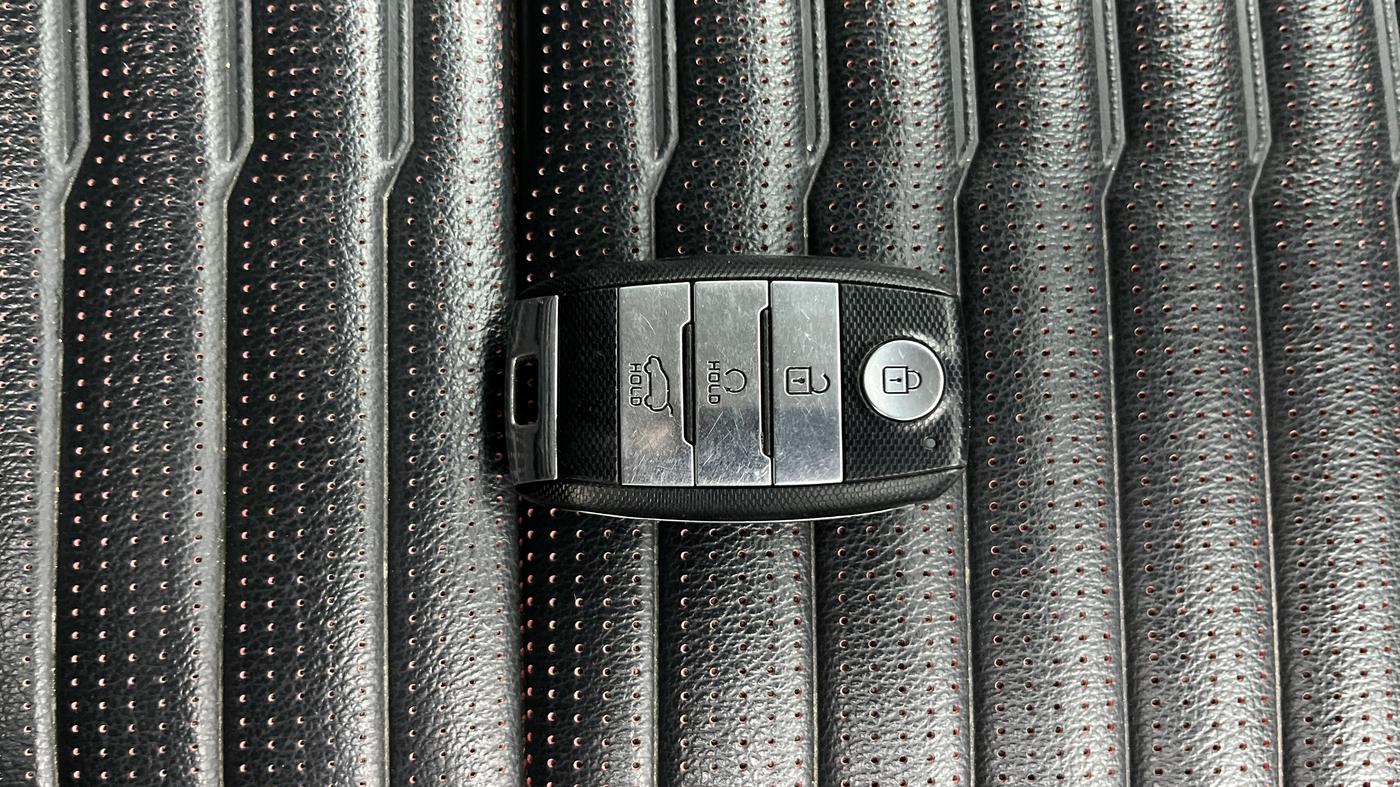 2020 KIA SONET GTX PLUS 1.0 IMT, Petrol, Manual, 31,426 km, Key Close Up