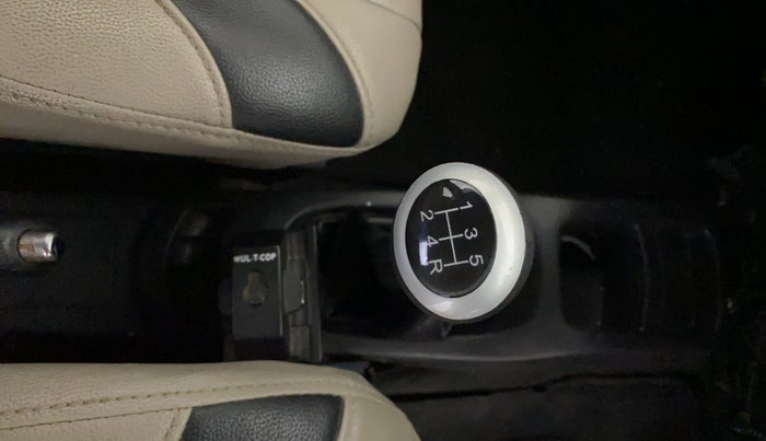 2014 Maruti Wagon R 1.0 VXI, Petrol, Manual, 82,603 km, Gear Lever