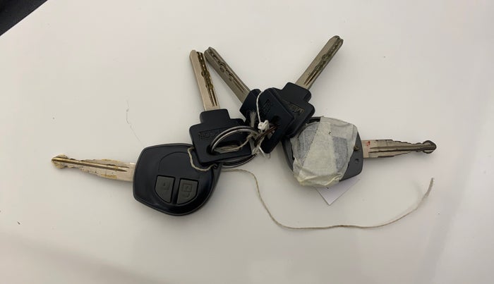 2014 Maruti Wagon R 1.0 VXI, Petrol, Manual, 82,603 km, Key Close Up