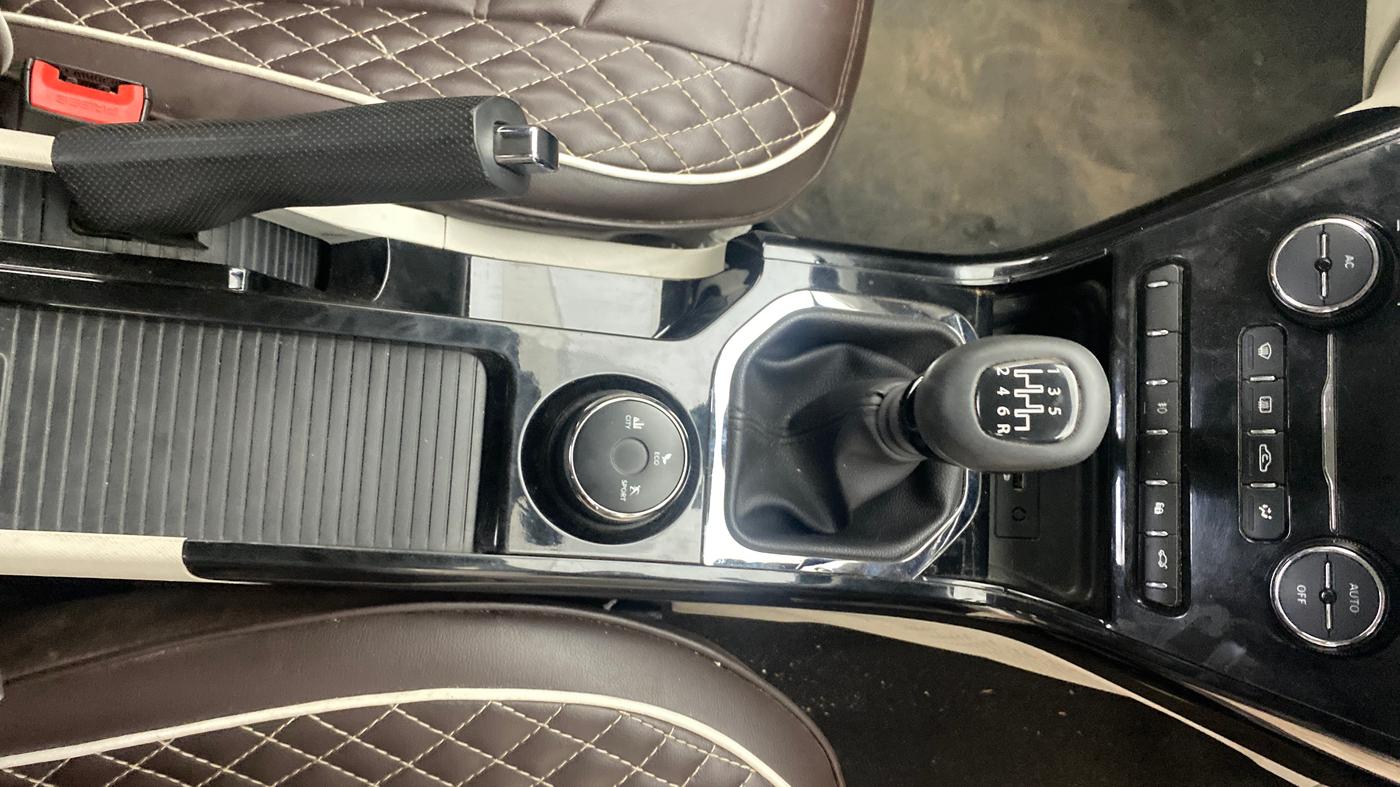2022 Tata NEXON XZ PLUS DIESEL, Diesel, Manual, 61,598 km, Gear Lever