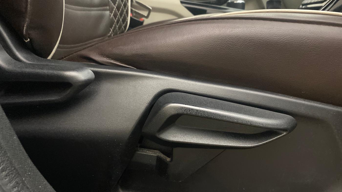 2022 Tata NEXON XZ PLUS DIESEL, Diesel, Manual, 61,598 km, Driver Side Adjustment Panel