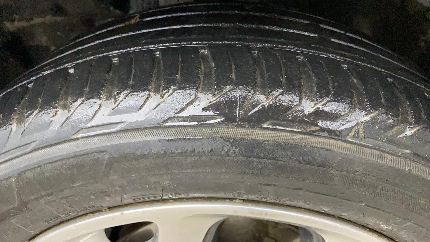2019 Jeep Compass LIMITED PLUS PETROL AT, Petrol, Automatic, 73,555 km, Left Front Tyre Tread