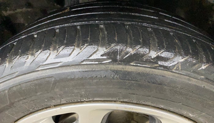 2019 Jeep Compass LIMITED PLUS PETROL AT, Petrol, Automatic, 73,510 km, Left Front Tyre Tread