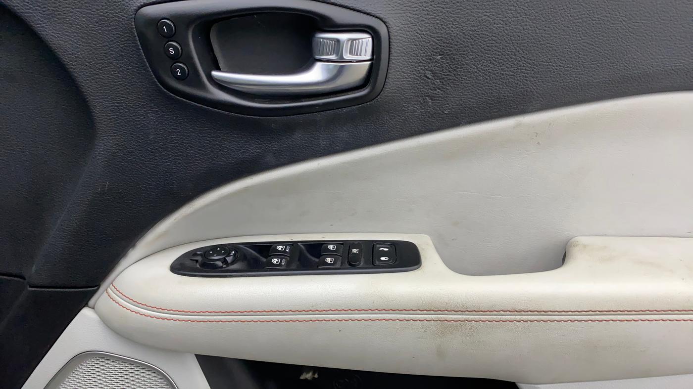 2019 Jeep Compass LIMITED PLUS PETROL AT, Petrol, Automatic, 73,555 km, Driver Side Door Panels Control