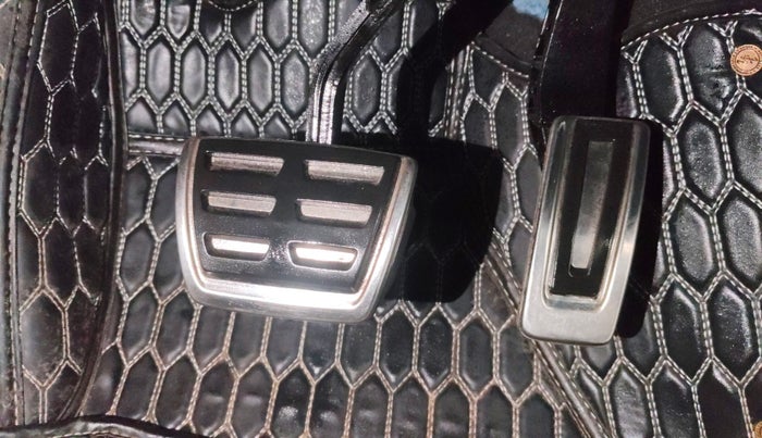 2025 Skoda SLAVIA Sportline 1.0L TSI AT, Petrol, Automatic, 2,384 km, Pedals