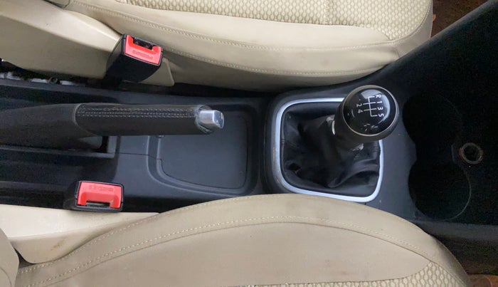 2014 Volkswagen Polo HIGHLINE1.5L, Diesel, Manual, 86,574 km, Gear Lever