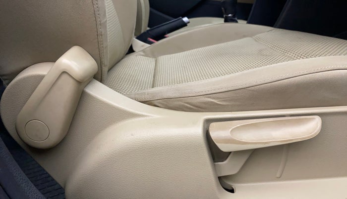 2014 Volkswagen Polo HIGHLINE1.5L, Diesel, Manual, 86,574 km, Driver Side Adjustment Panel